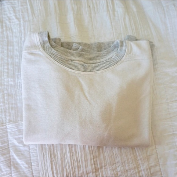 Old Navy Crew Neck Sweater - Picture 4 of 7